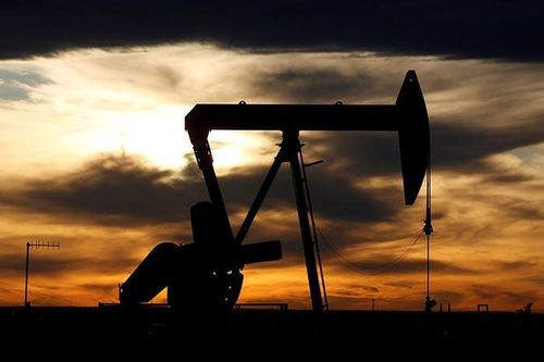 EIA: Sản lượng dầu thô của Mỹ giảm mạnh hơn dự kiến