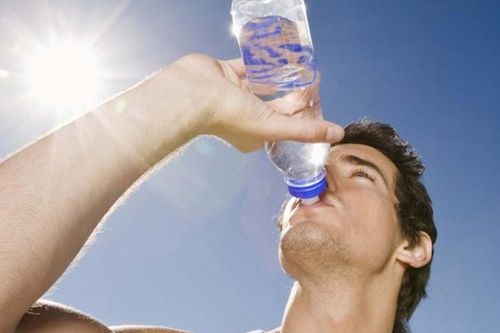 Những đối tượng dễ say nắng và cách xử lý tránh đột quỵ
