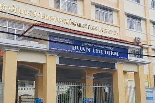 2 nữ sinh lớp 8 tại Cần Thơ bị bạn hành hung trước cổng trường