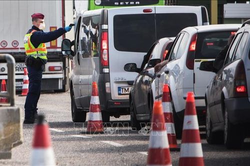 Hungary nối lại du lịch nội địa