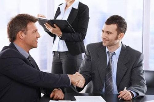 7 điều không nên trong giao tiếp nơi công sở, nếu không muốn 'mãi không ngóc đầu lên được'