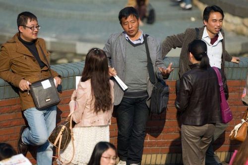 Mạng xã hội Trung Quốc 'dậy sóng' sau đề xuất 'đa phu' để tăng dân số