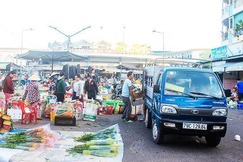 Từ tháng 7: Bố trí lại chợ nông sản đêm ở chợ Đầm