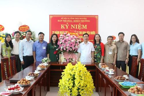 Thi đua là yêu nước
