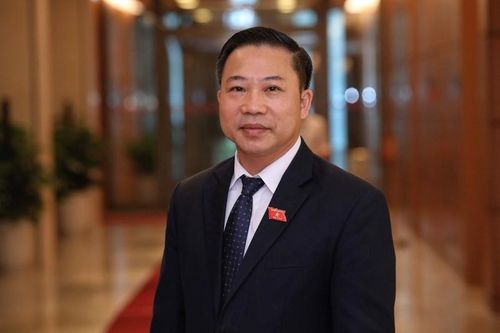 Đại biểu Quốc hội: Không nên lãng phí ngân sách biên soạn một bộ sách giáo khoa