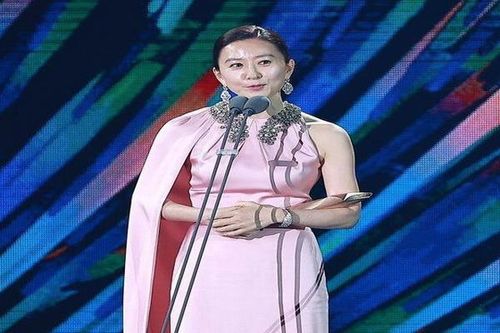 Kim Hee Ae thắng giải Baeksang 2020