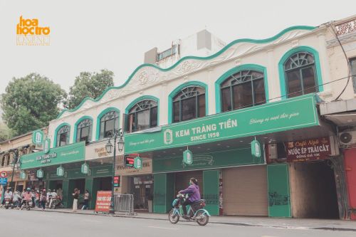 Kem Tràng Tiền 'khoác áo mới', trở thành địa điểm check-in được giới trẻ Hà Nội yêu thích