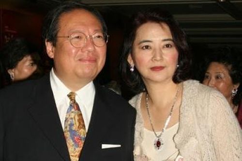 Chồng của đả nữ Hong Kong chật vật sau hơn một năm ngồi tù