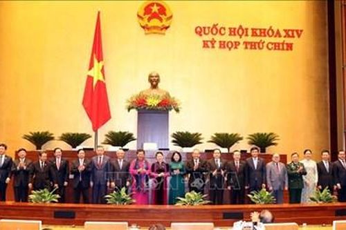 Quốc hội thông qua Nghị quyết về phê chuẩn danh sách các Phó chủ tịch và Ủy viên Hội đồng bầu cử quốc gia