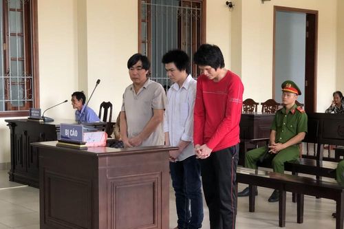 Cháu gây án, bác tiếp tay xóa dấu vết