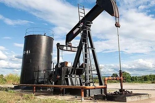 Giá xăng dầu hôm nay 12/6 đồng loạt giảm mạnh