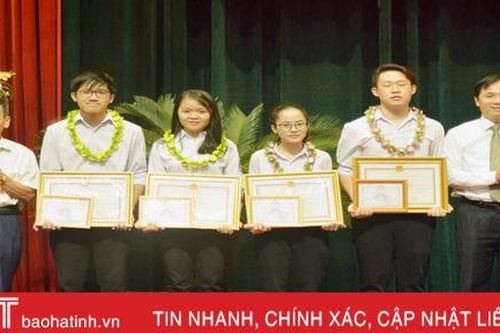 Hà Tĩnh tuyên dương 89 học sinh giỏi quốc gia năm học 2019 - 2020