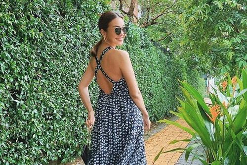 Muôn sắc váy đầm tràn ngập street style của mỹ nhân Việt ngày nắng