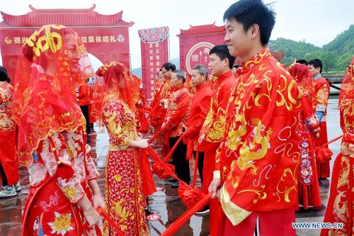 Giáo sư Đại học Phúc Đán gây bão với đề xuất mô hình '1 vợ 2 chồng' tại Trung Quốc