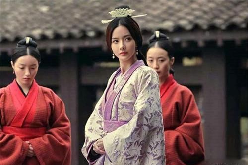 Tào Tháo có 7 người con gái xinh đẹp như tiên nhưng lại được gả cho cùng 1 người đàn ông, rốt cuộc là tại vì sao?