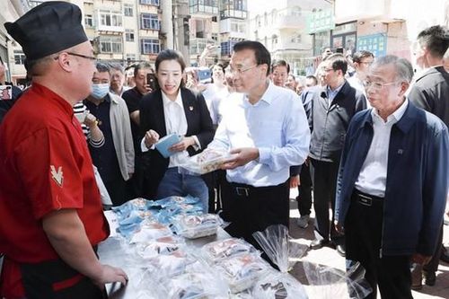 Trung Quốc quay trở lại với 'nền kinh tế hàng rong' sau mùa dịch bệnh
