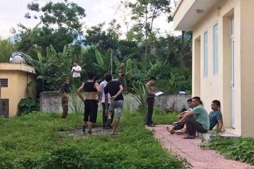 Người đàn ông chết ở trạm xá bỏ hoang với vết cứa trên cổ