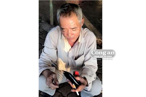 Đang 'đếm tiền' thì bị bắt