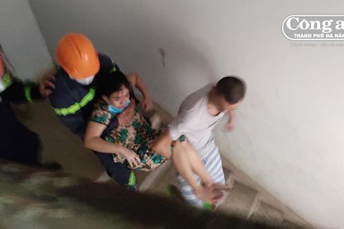 Cứu 4 người trong đám cháy
