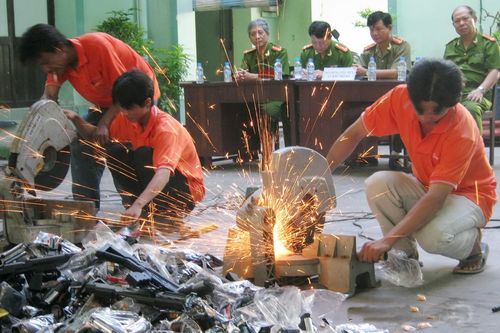 Mạnh tay trấn áp các băng nhóm tội phạm