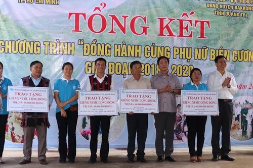 Xây giếng nước, nhà vệ sinh cho người dân vùng biên giới