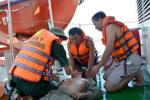 Điểm tựa để ngư dân vươn khơi, bám biển