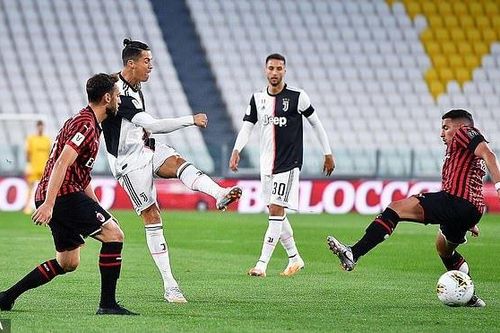 Ronaldo đá hỏng 11m, Juventus nhọc nhằn vào chung kết