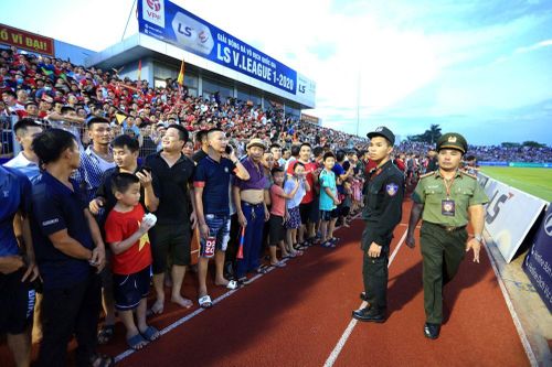Điểm nhấn vòng 4 V.League: 'Vỡ sân' Hà Tĩnh, nhóm dưới trỗi dậy
