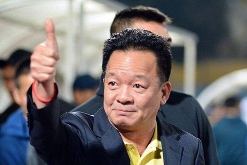 Bầu Hiển và người nhà đang sở hữu bao nhiêu cổ phiếu SHB?