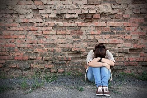 Tôi muốn được đi học nhưng mẹ bảo con gái cần gì học nhiều