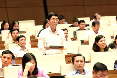 Quốc hội thảo luận về tình hình kinh tế - xã hội