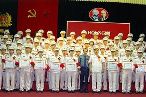 Công an Hà Giang tôn vinh tập thể, cá nhân điển hình tiên tiến