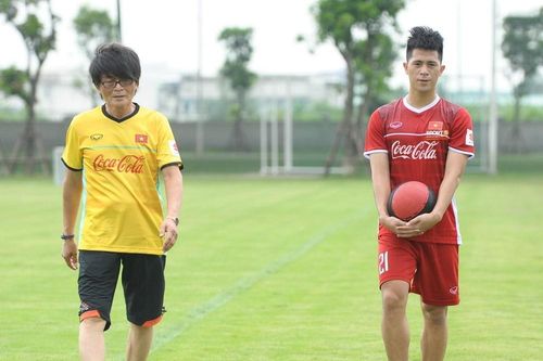 'Thần y' Choi Ju-young ký hợp đồng với VFF, hỗ trợ HLV Park Hang Seo