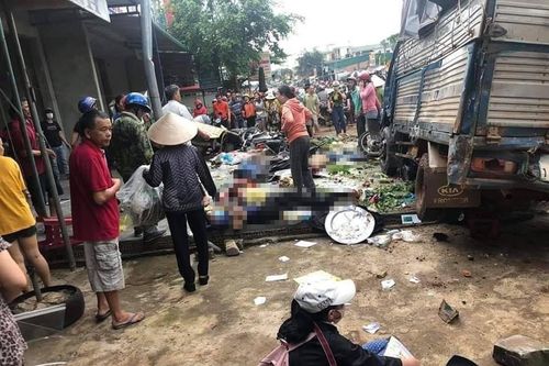 Vụ tai nạn giao thông liên hoàn trên đường Hồ Chí Minh: 5 người đã thiệt mạng