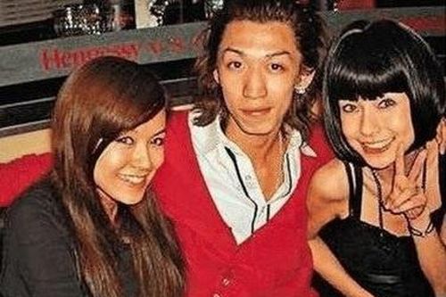 Ảnh Angelababy đi tiếp rượu hơn 10 năm trước gây bàn tán