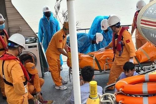 Bàn giao 4 thi thể thuyền viên vụ tàu hàng va chạm tàu cá trên biển Hải Phòng