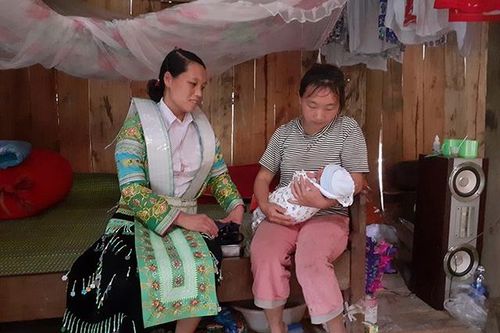 Gian nan cô đỡ thôn bản