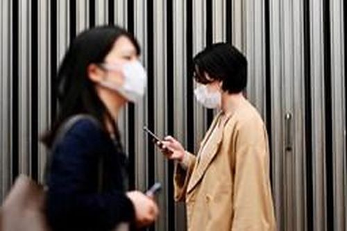 Thành phố Yamato muốn cấm người đi bộ sử dụng điện thoại di động