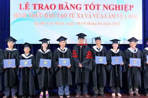 Khi có chuẩn đầu ra, bằng tại chức sẽ như bằng chính quy