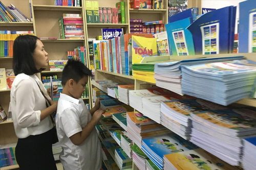Không nên biên soạn thêm một bộ SGK