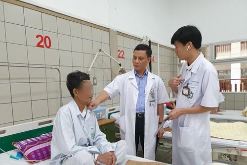 Uống rượu gần 40 năm, 'ma men' bị cắt hết dạ dày, thực quản vì mắc 2 bệnh ung thư