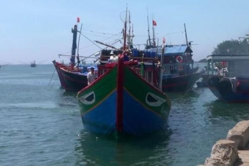 Yêu cầu Trung Quốc phối hợp giải quyết vụ chèn ép tàu cá Việt Nam ở Hoàng Sa