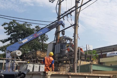 Nắng nóng khắt nghiệt, thách thức không nhỏ trong vận hành cung ứng điện