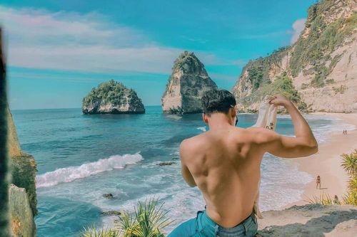 Mỹ nam Vbiz khoe cơ bắp và thân hình vạm vỡ