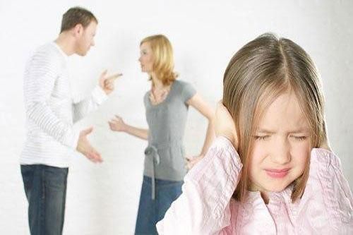 Làm sao để tránh tổn thương cho con sau khi ly hôn?