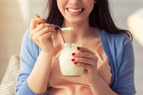 Nên ăn sữa chua lúc nào để có tác dụng tốt nhất?