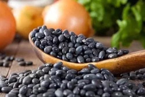 Mặc dù đậu đen rất giàu chất dinh dưỡng, nhưng hai người này ăn càng ít càng tốt