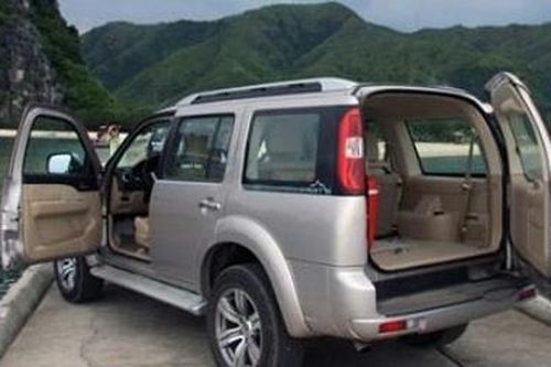 Truy tìm tung tích 7 xe ô tô liên quan một vụ lừa đảo