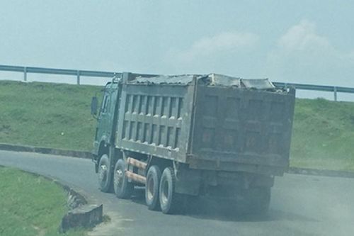 Mánh khóe của lái xe quá tải lách luật khi bị cân tải trọng thế nào?