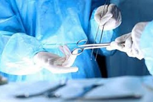 Nam thanh niên cầu cứu bác sỹ vì sở thích lạ